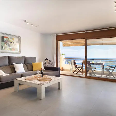 Lets Holidays Sea Views On The 4 Apartment *